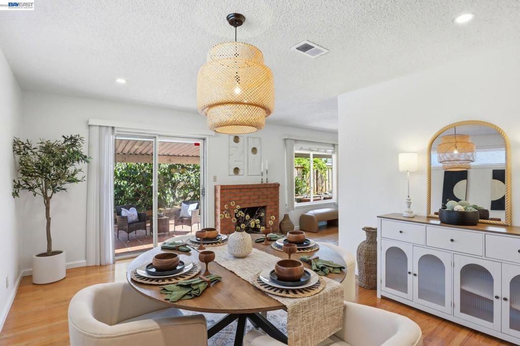 Image 12 of property listing at 2339 Belvedere Ave, San Leandro, CA 94577