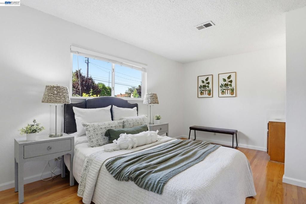 Image 13 of property listing at 2339 Belvedere Ave, San Leandro, CA 94577