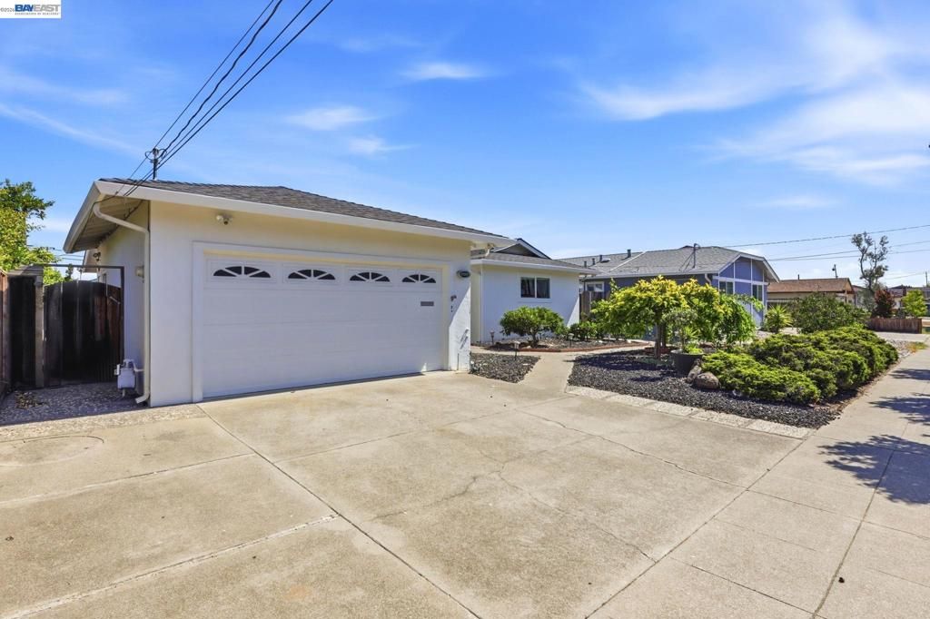 Image 2 of property listing at 2339 Belvedere Ave, San Leandro, CA 94577