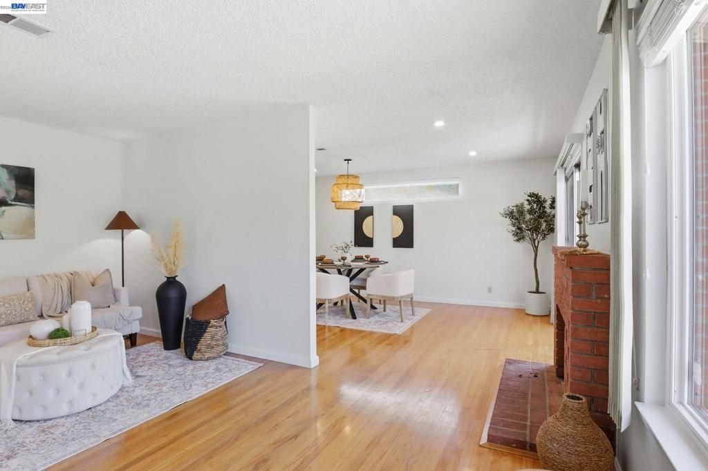 Image 6 of property listing at 2339 Belvedere Ave, San Leandro, CA 94577
