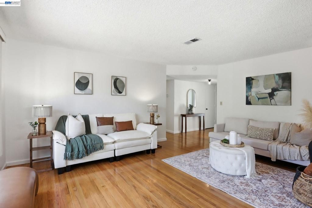 Image 7 of property listing at 2339 Belvedere Ave, San Leandro, CA 94577