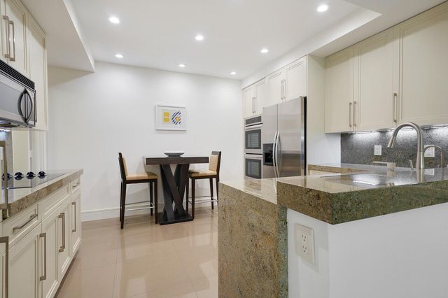 550 SE Mizner Boulevard B209, Boca Raton, FL 33432