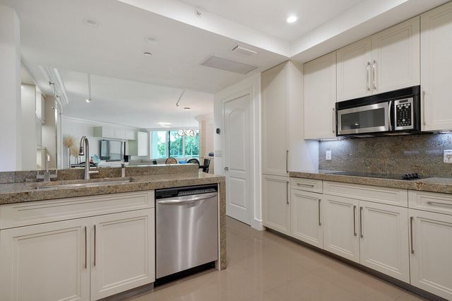 550 SE Mizner Boulevard B209, Boca Raton, FL 33432