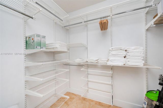 41 SE 5th St 1508, Miami, FL 33131