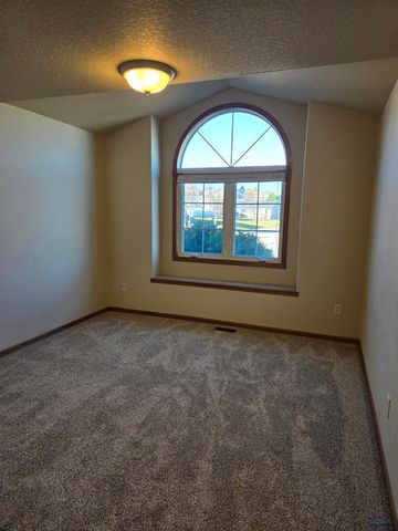 281 MINNESOTA, Rapid City, SD 57701