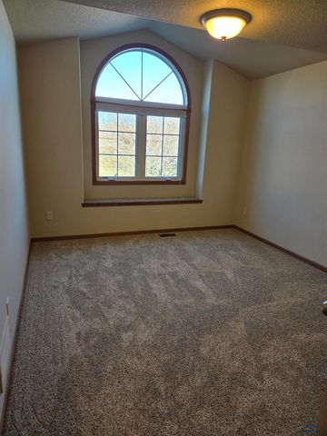 281 MINNESOTA, Rapid City, SD 57701