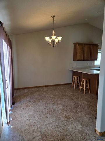 281 MINNESOTA, Rapid City, SD 57701