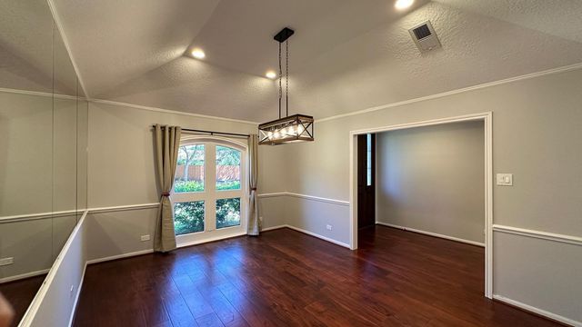 11527 Cedar Creek Drive, Houston, TX 77077