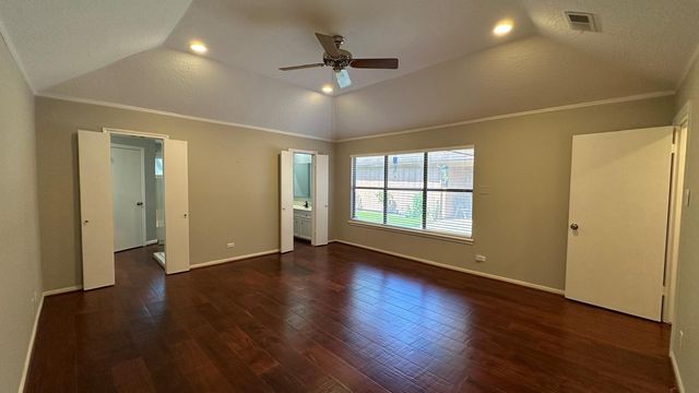 11527 Cedar Creek Drive, Houston, TX 77077