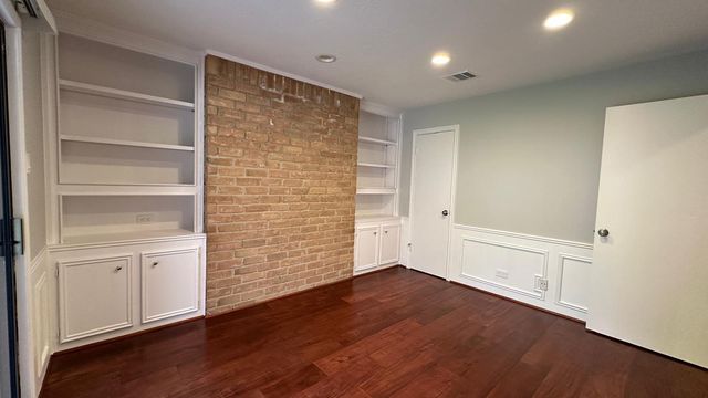 11527 Cedar Creek Drive, Houston, TX 77077