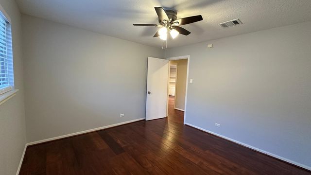 11527 Cedar Creek Drive, Houston, TX 77077
