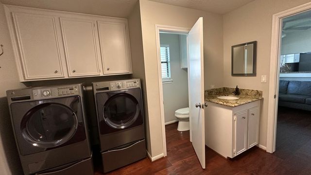 11527 Cedar Creek Drive, Houston, TX 77077