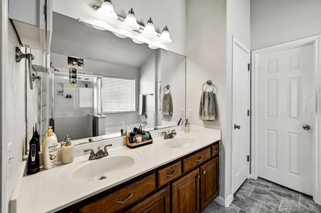 20404 Farm Pond LN, Pflugerville, TX 78660