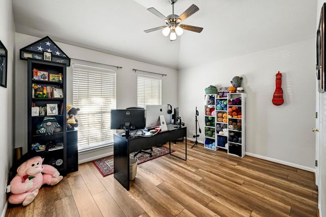 20404 Farm Pond LN, Pflugerville, TX 78660