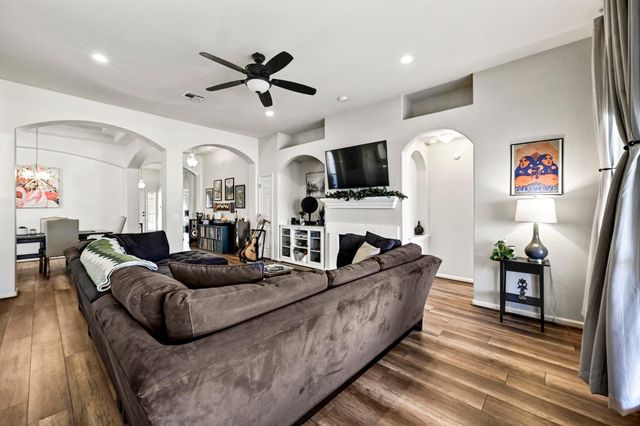 20404 Farm Pond LN, Pflugerville, TX 78660