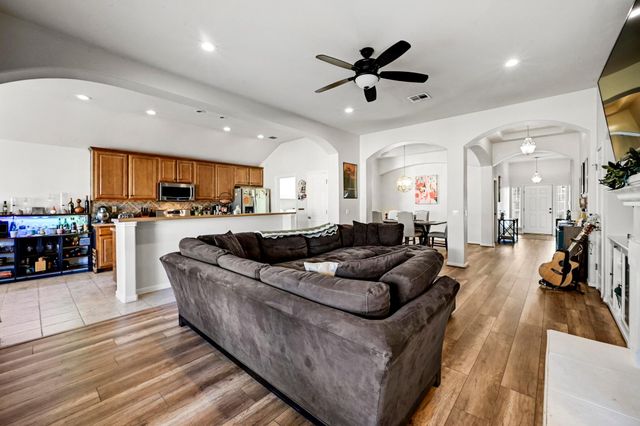 20404 Farm Pond LN, Pflugerville, TX 78660