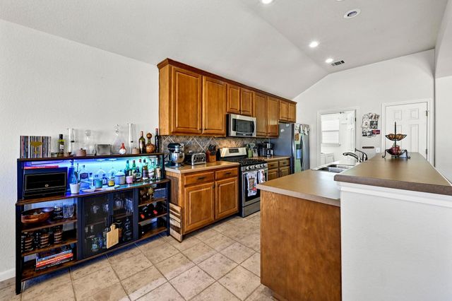 20404 Farm Pond LN, Pflugerville, TX 78660