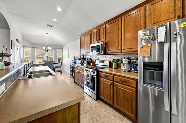 20404 Farm Pond LN, Pflugerville, TX 78660