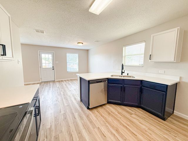 4913 Waterford Drive, Fort Worth, TX 76179