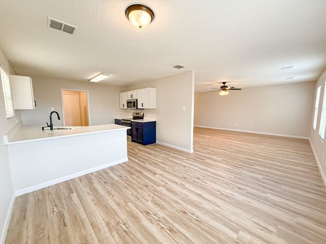 4913 Waterford Drive, Fort Worth, TX 76179