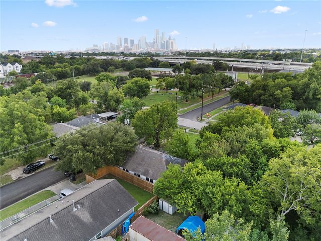 3207 Sumpter Street, Houston, TX 77026