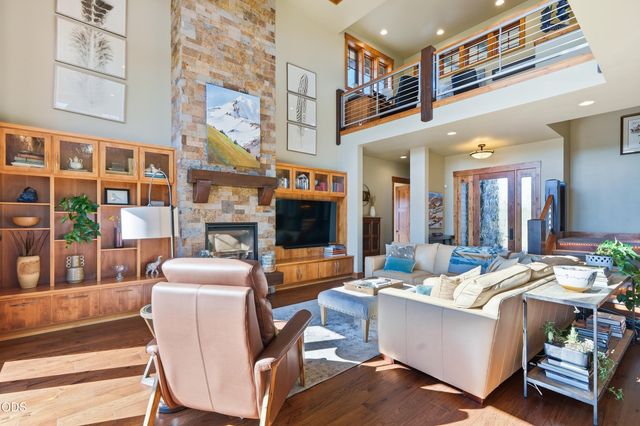 19361 Roswell Drive, Bend, OR 97702