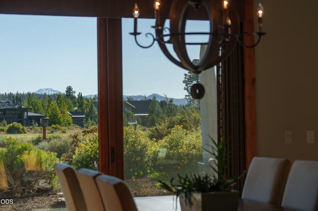 19361 Roswell Drive, Bend, OR 97702