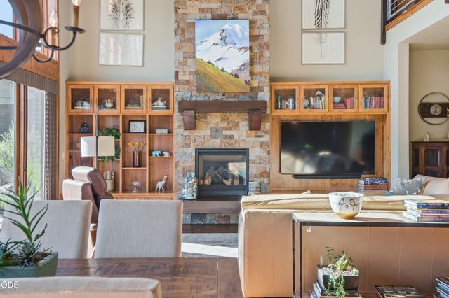 19361 Roswell Drive, Bend, OR 97702