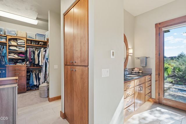 19361 Roswell Drive, Bend, OR 97702