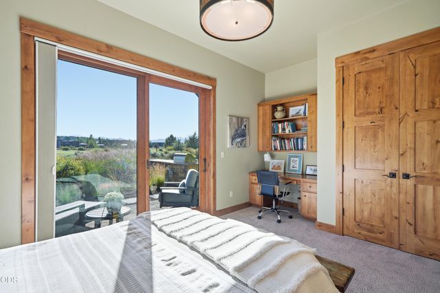 19361 Roswell Drive, Bend, OR 97702