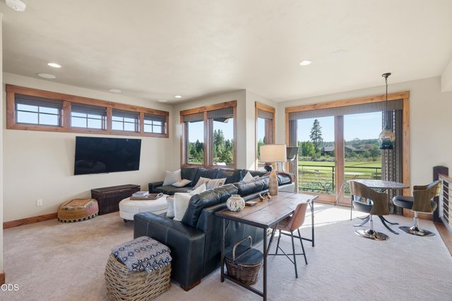 19361 Roswell Drive, Bend, OR 97702