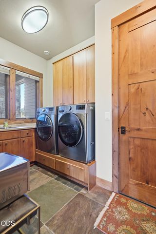 19361 Roswell Drive, Bend, OR 97702