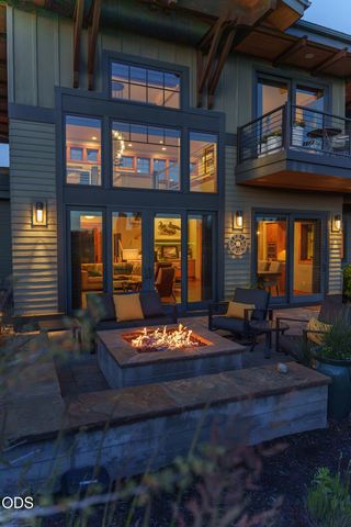 19361 Roswell Drive, Bend, OR 97702