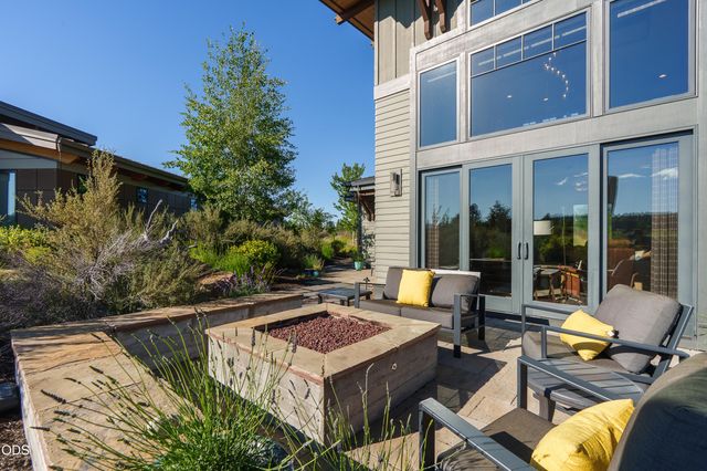 19361 Roswell Drive, Bend, OR 97702