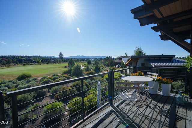 19361 Roswell Drive, Bend, OR 97702