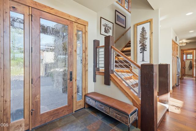 19361 Roswell Drive, Bend, OR 97702