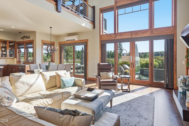 19361 Roswell Drive, Bend, OR 97702
