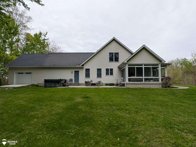 1245 W Vienna Road, Clio, MI 48420