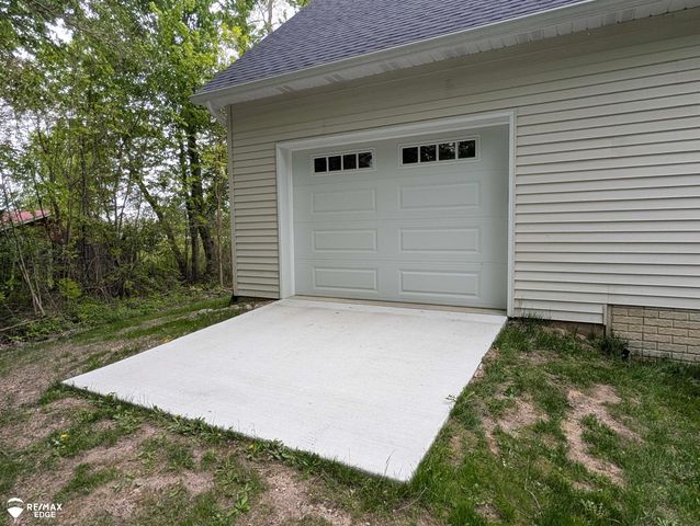 1245 W Vienna Road, Clio, MI 48420