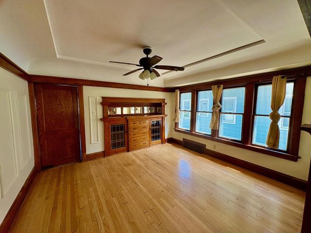 4034 N Larkin STREET, Shorewood, WI 53211