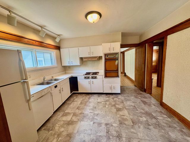 4034 N Larkin STREET, Shorewood, WI 53211