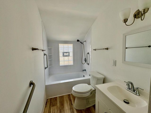 4034 N Larkin STREET, Shorewood, WI 53211