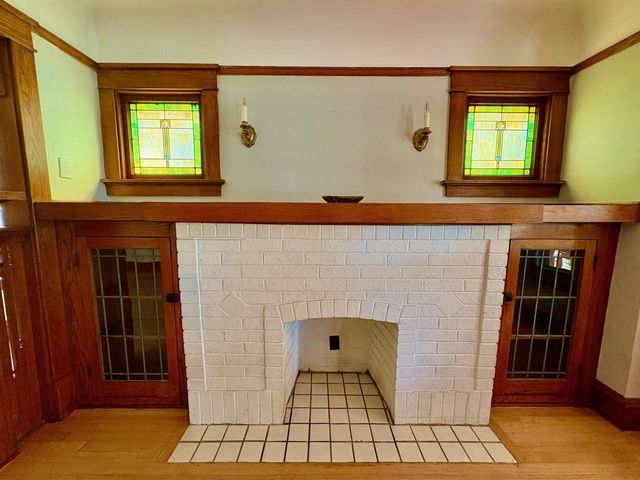 4034 N Larkin STREET, Shorewood, WI 53211