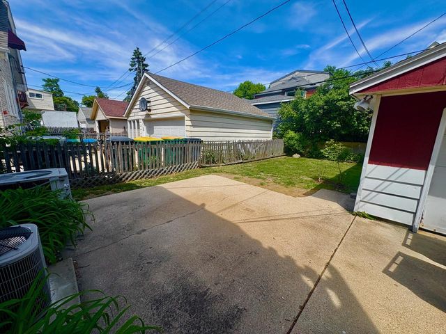 4034 N Larkin STREET, Shorewood, WI 53211