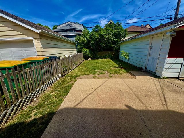 4034 N Larkin STREET, Shorewood, WI 53211