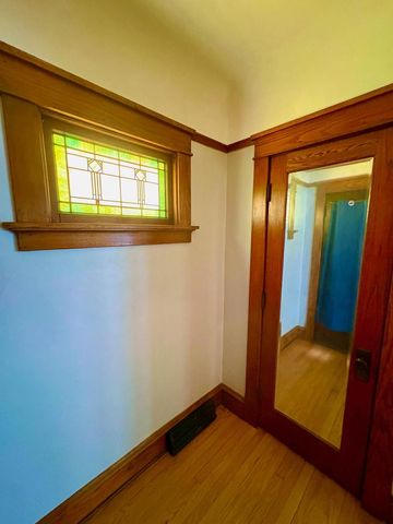 4034 N Larkin STREET, Shorewood, WI 53211