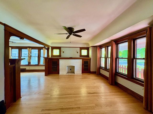 4034 N Larkin STREET, Shorewood, WI 53211