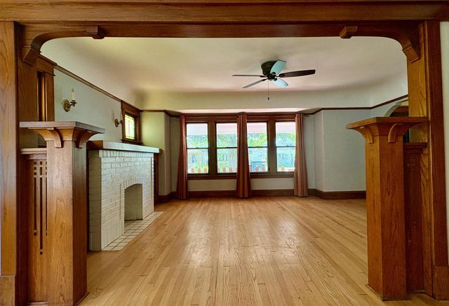 4034 N Larkin STREET, Shorewood, WI 53211