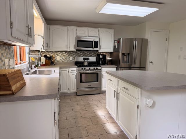 120 Sunset Drive, Hamburg, NY 14075