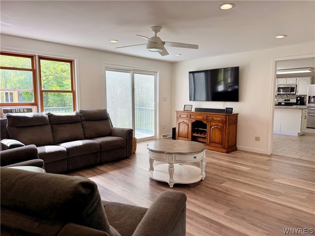 120 Sunset Drive, Hamburg, NY 14075